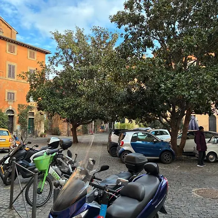 아파트 The Yellow Nest - In Trastevere