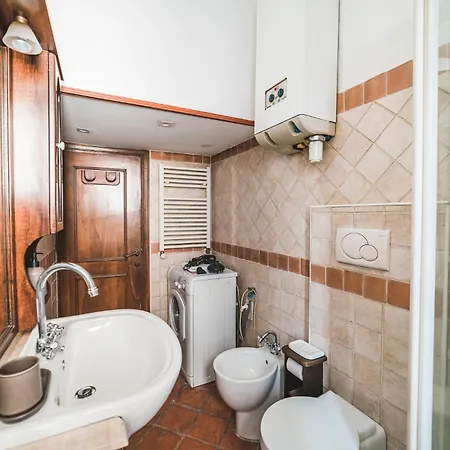 The Yellow Nest - In Trastevere *