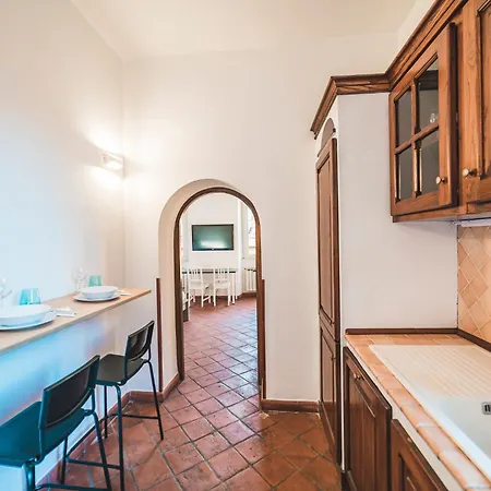 The Yellow Nest - In Trastevere *